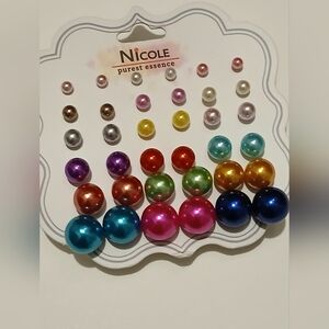 New Nicole 18 Pairs Multicolored Graduated Size Stud Fashion Earrings A43